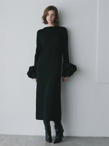 ボリュームスリーブニットワンピース