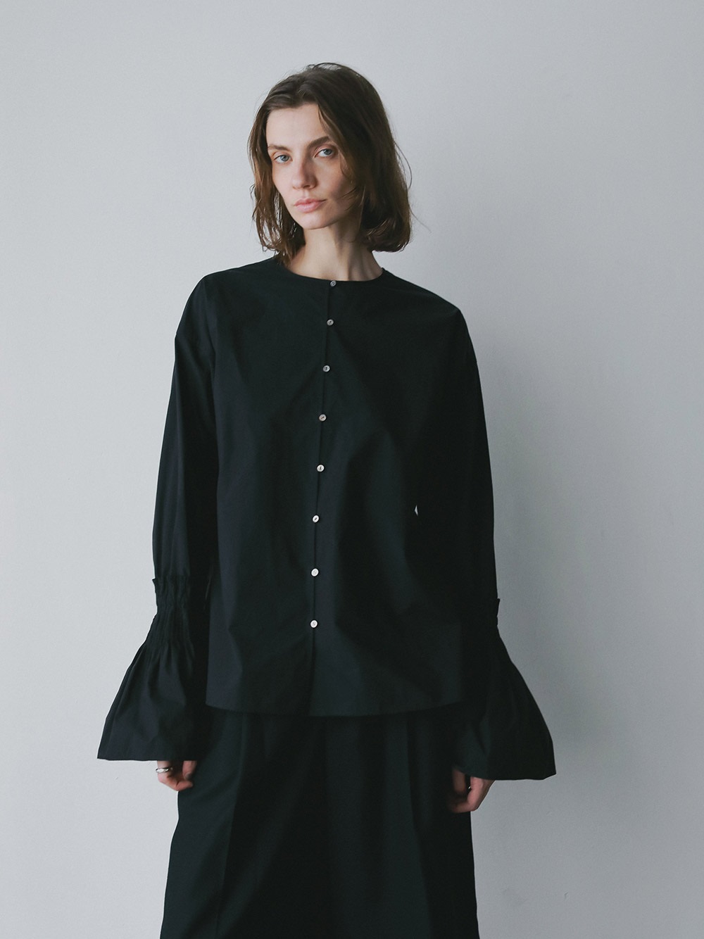 ピンタックフレアカフスブラウス(00ブラック-フリー)