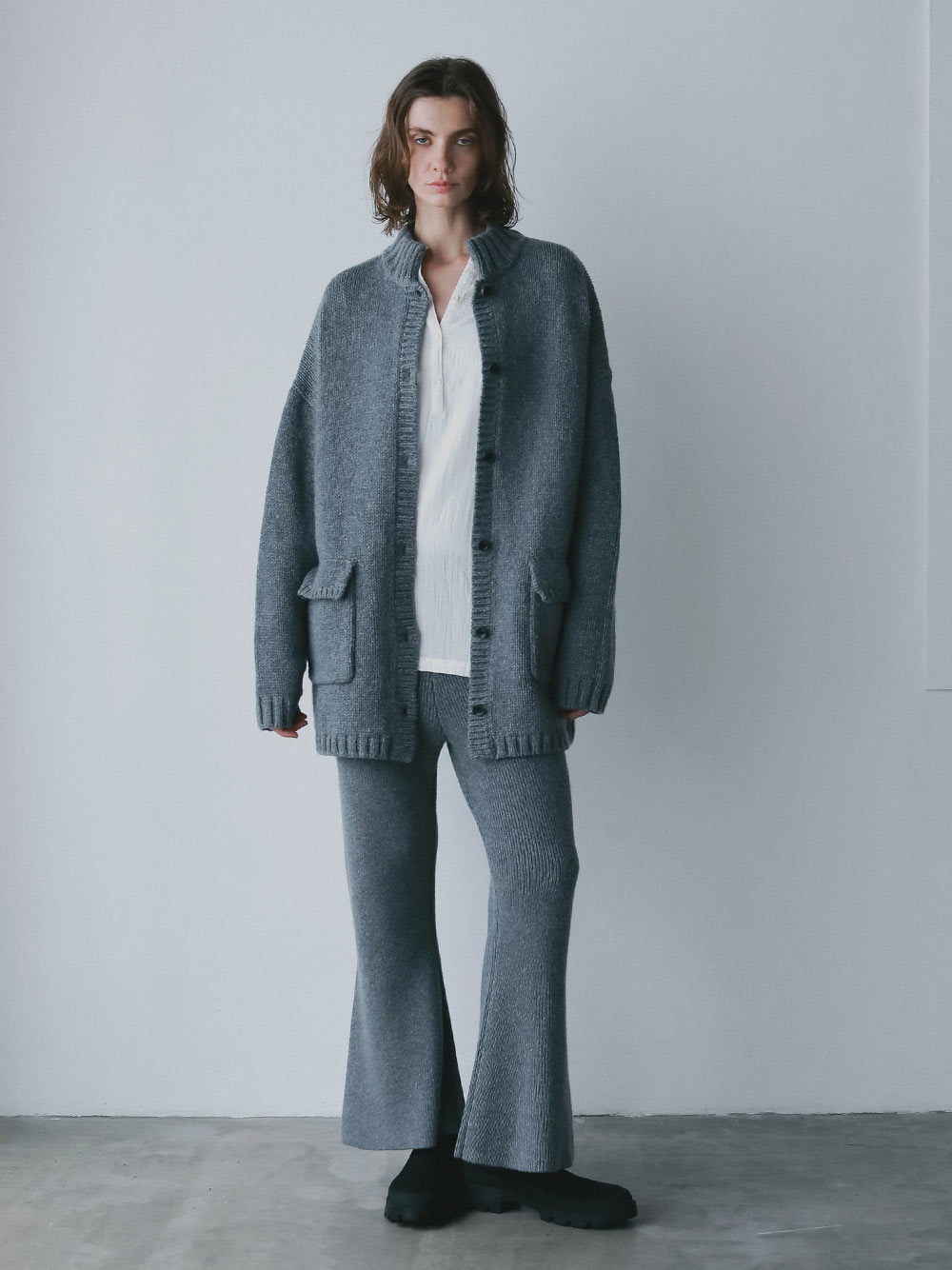 フレアニットパンツ