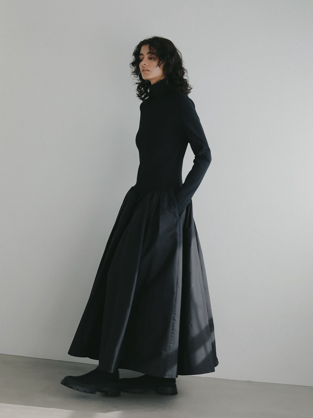 <1月下旬お届け>ギャザーフレアドッキングワンピース [Preorder](00ブラック-１)