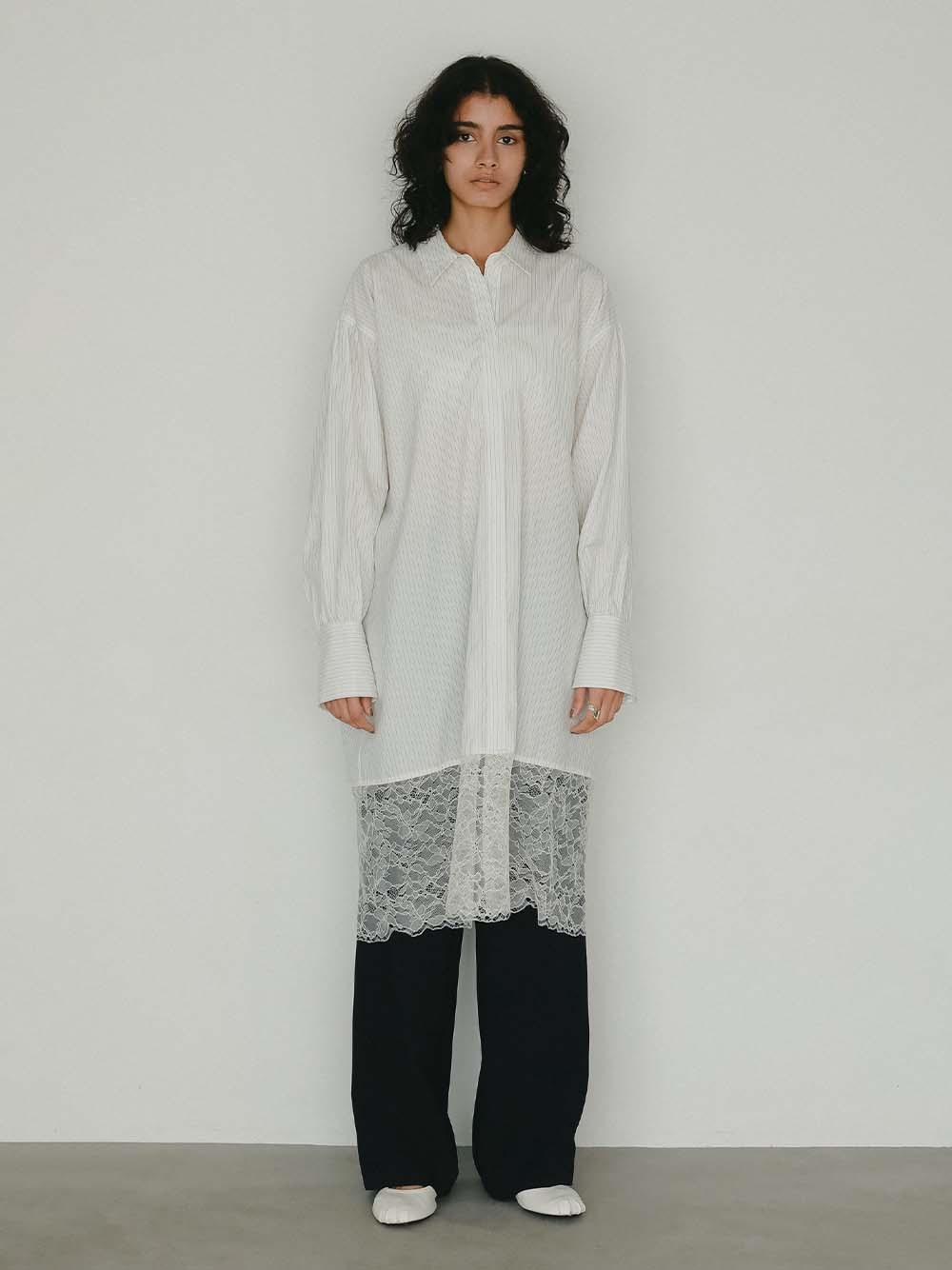 ＜2月5日（木）販売開始＞レースコンビシャツワンピース(01オフホワイト-フリー)