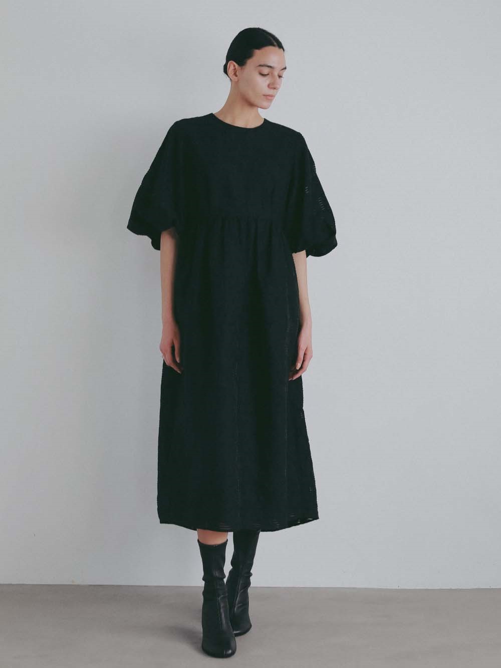 ＜3月5日（木）販売開始＞シアージャカードボリュームスリーブワンピース(00ブラック-１)