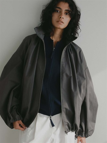 ＜2月19日（木）販売開始＞バックフォルムデザインブルゾン(11グレー-フリー)