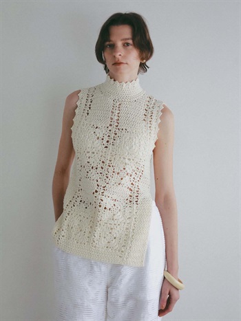 ＜2月12日（木）販売開始＞クロシェノースリーブニット(01オフホワイト-フリー)