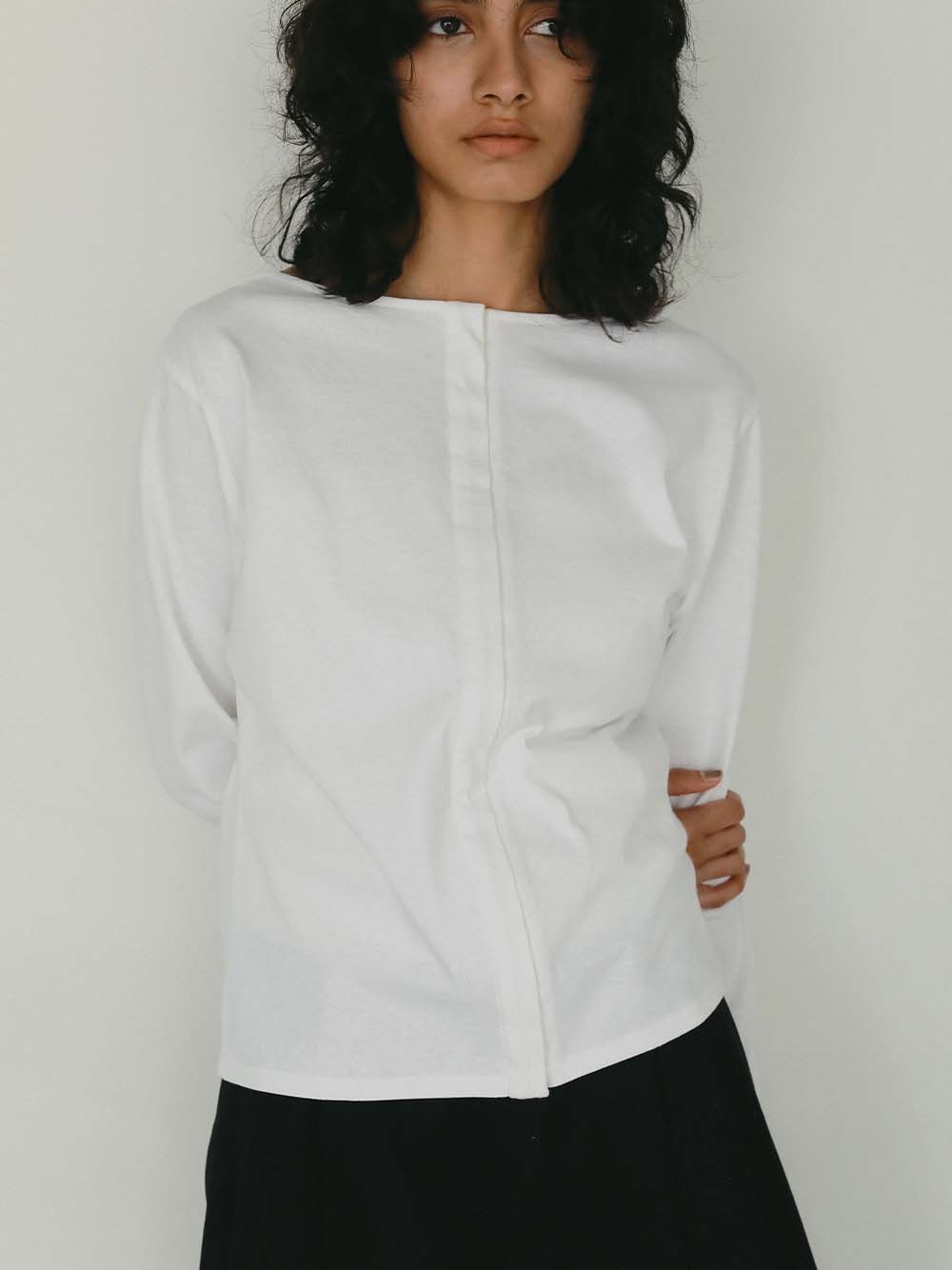 ＜2月26日（木）販売開始＞フロントホックプルオーバー