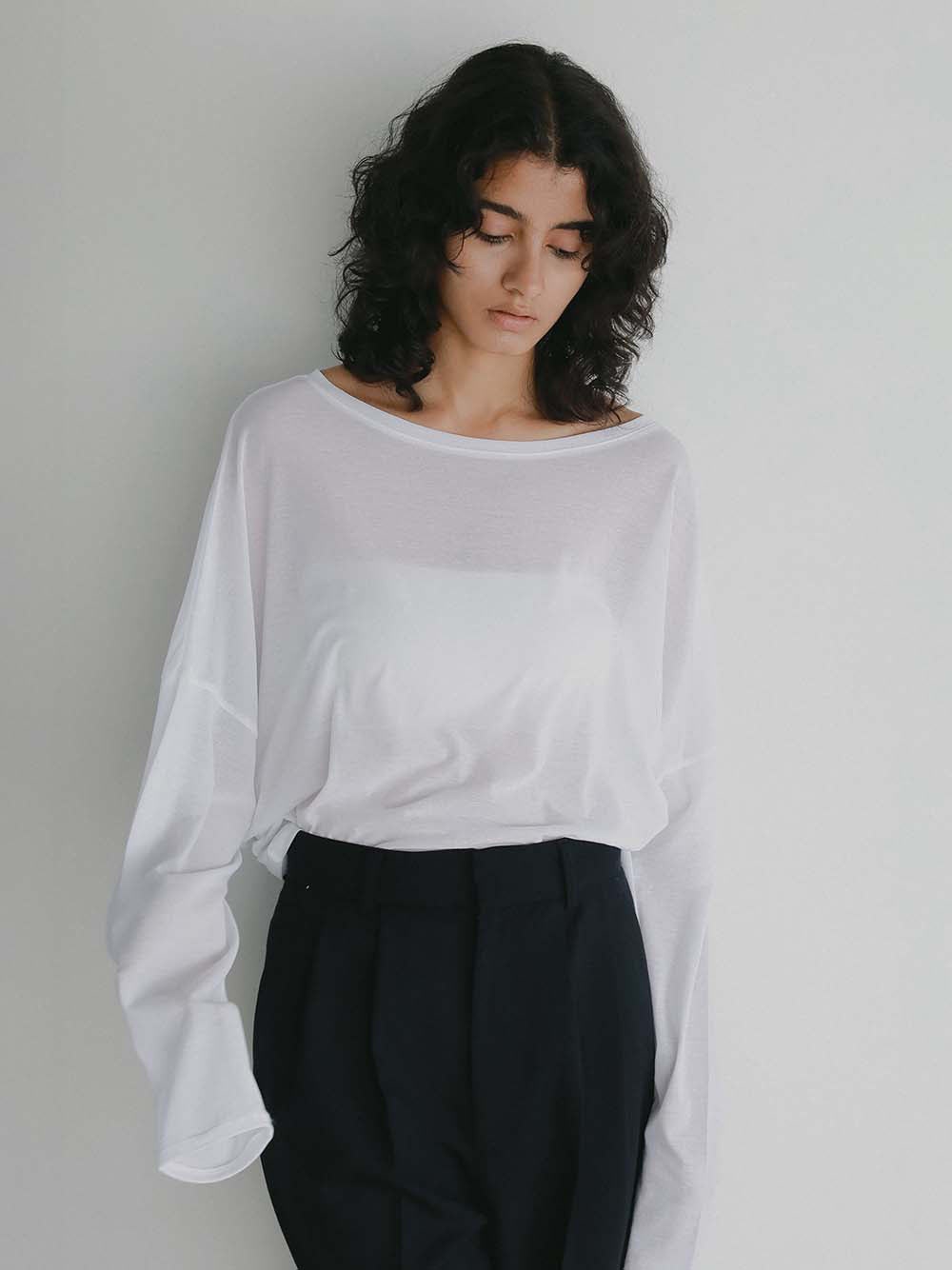 ＜1月22日（木）販売開始＞シアービッグシルエットプルオーバー(01オフホワイト-フリー)