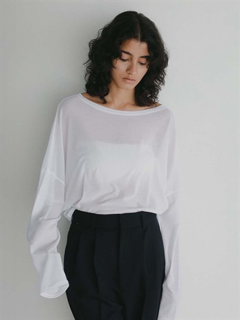 ＜1月22日（木）販売開始＞シアービッグシルエットプルオーバー(01オフホワイト-フリー)