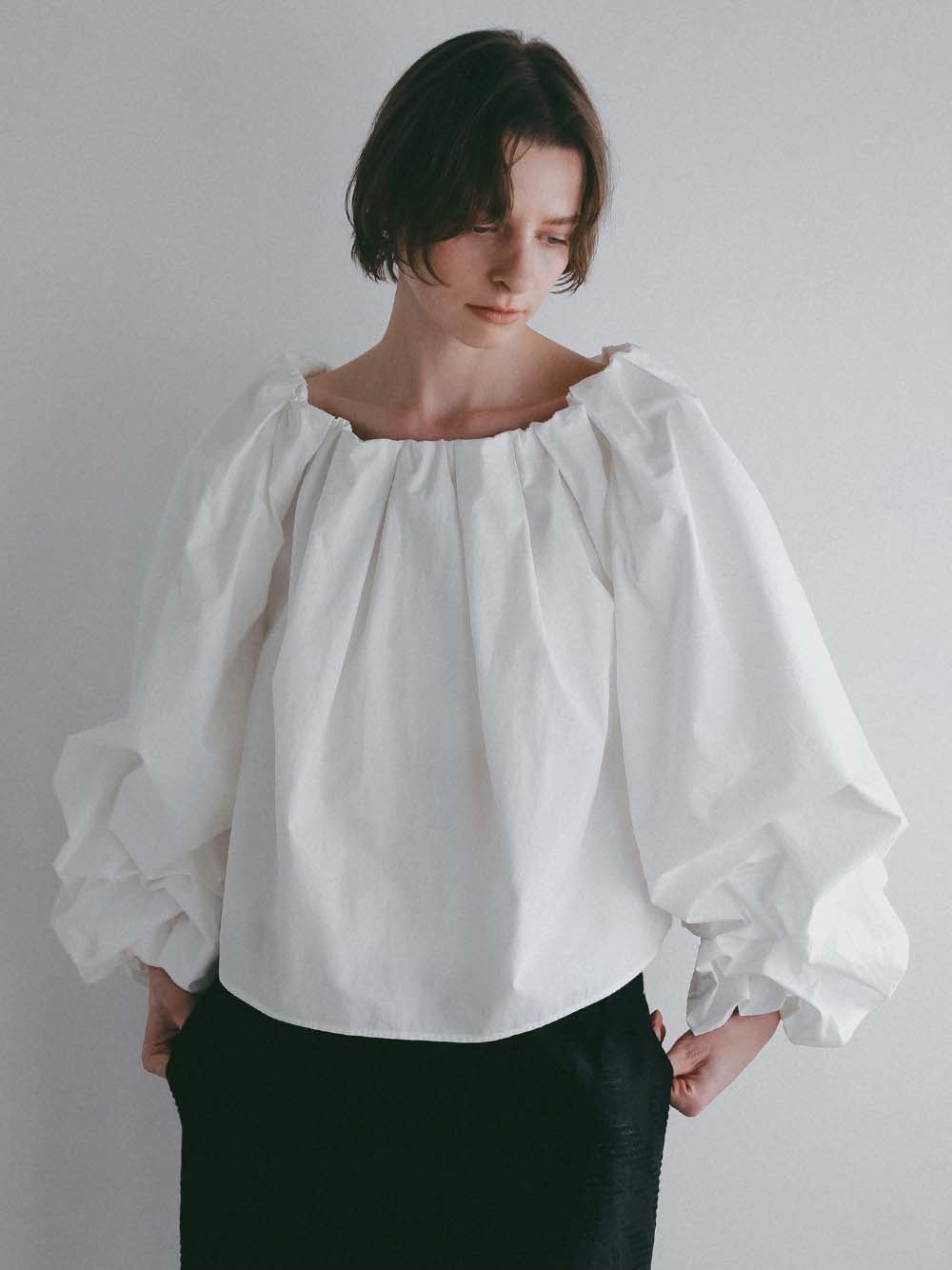 ボリュームスリーブオフショルブラウス [Preorder](01オフホワイト-フリー)