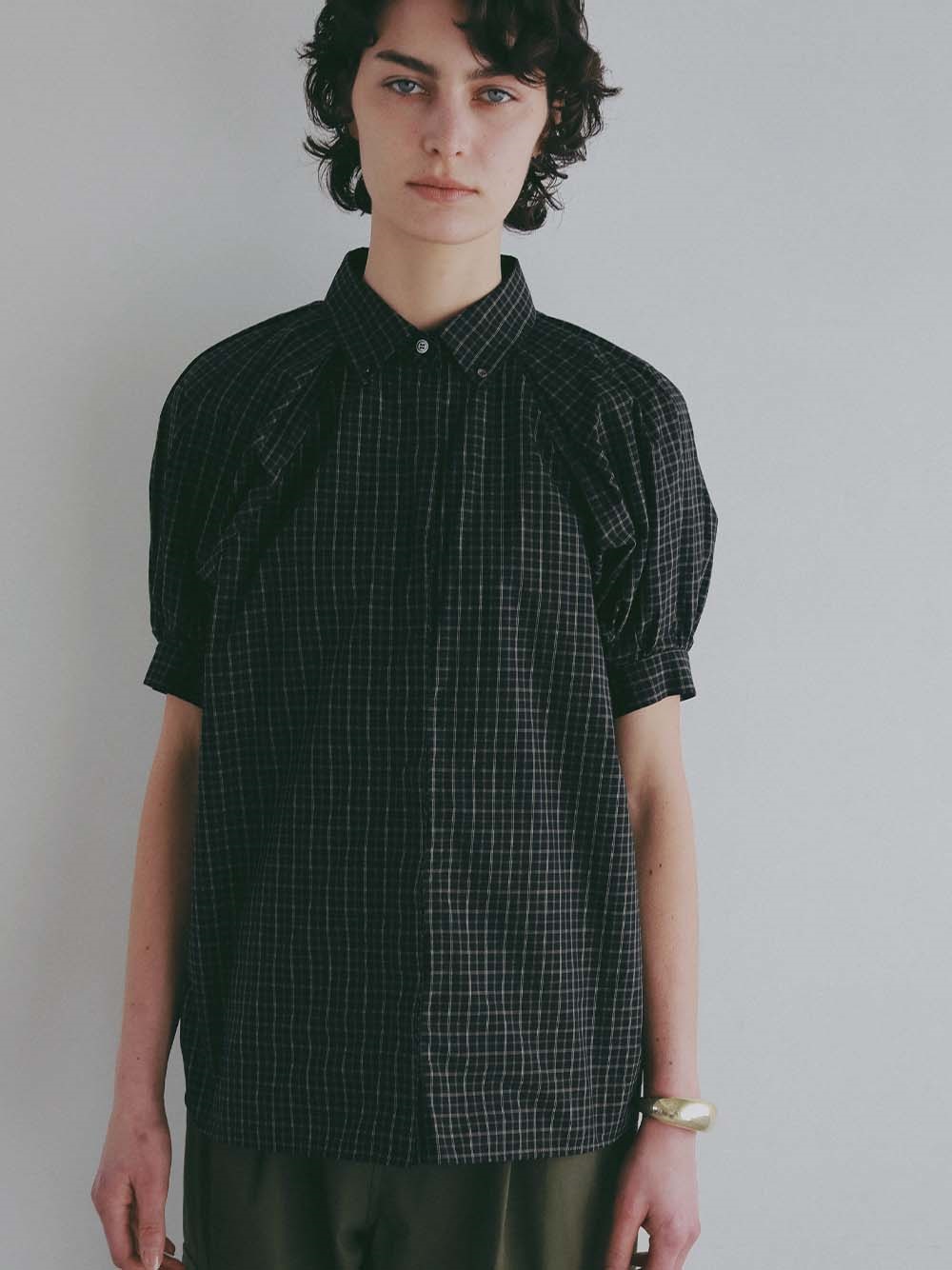 ＜3月19日（木）販売開始＞ショルダータックチェックブラウス(00ブラック-フリー)