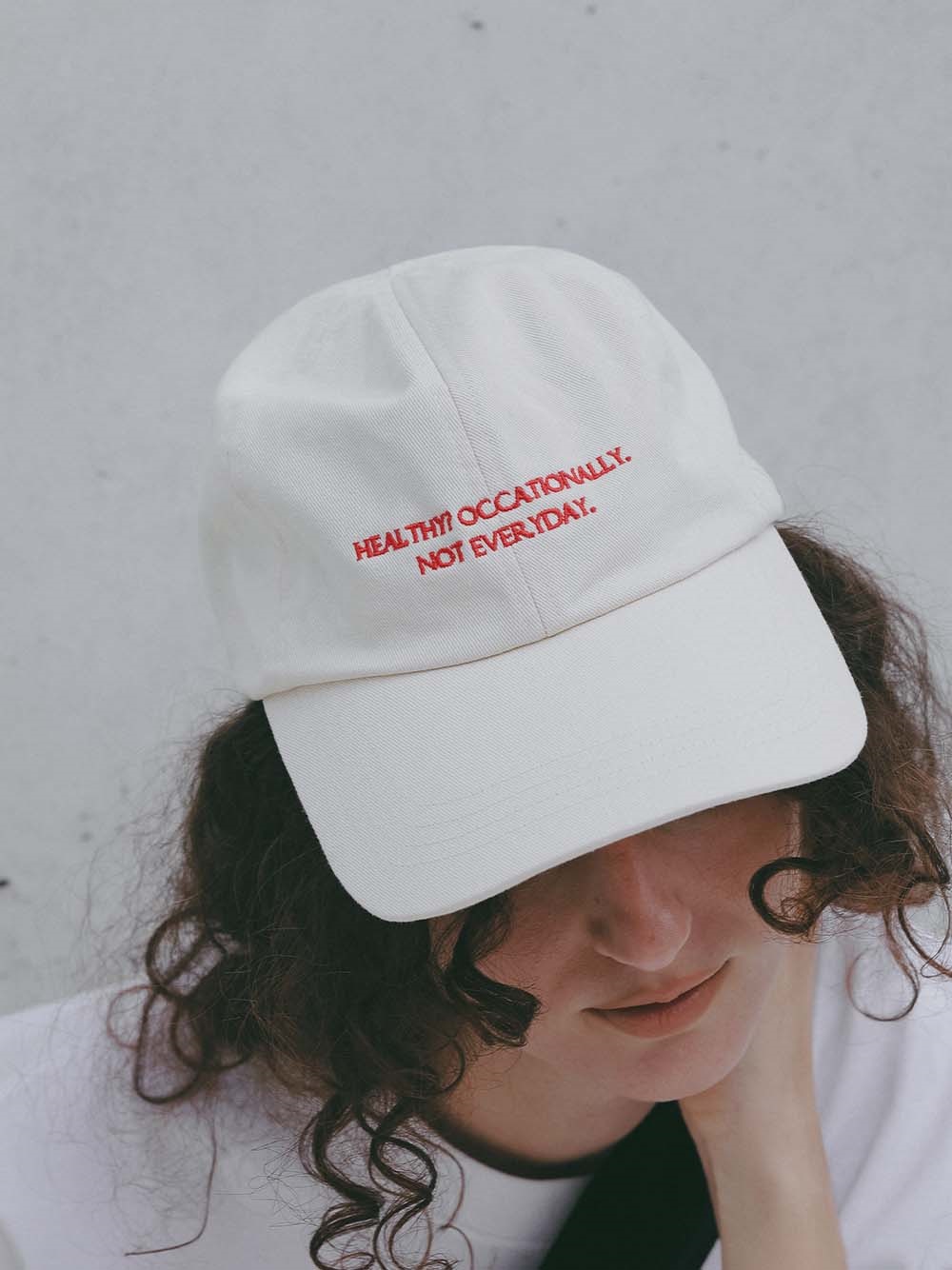 ＜5月28日（木）販売開始＞メッセージロゴCAP(82ベージュ-フリー)