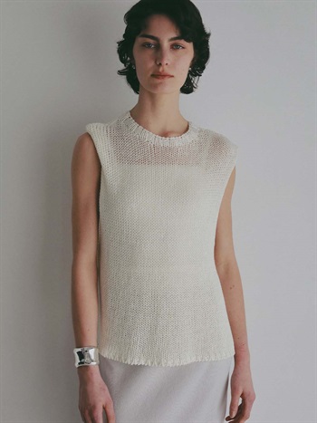 ＜4月9日（木）販売開始＞リネンミックスローゲージベスト