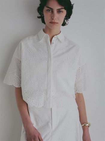 ＜5月21日（木）販売開始＞コットンレースBOXシャツ(02ホワイト-フリー)