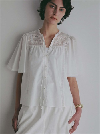 ＜予約＞レースコンビフレアスリーブブラウス