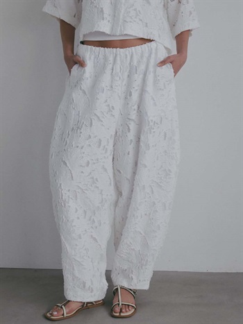 カットジャガードカーブパンツ [Preorder](01オフホワイト-１)