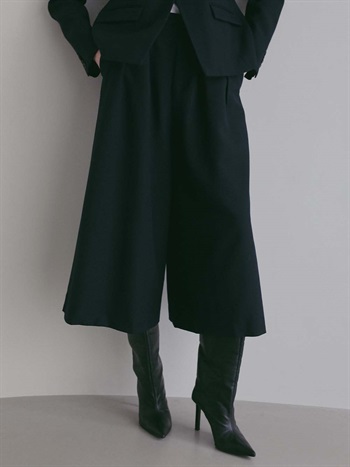 ＜10月8日（木）販売開始＞ウールミドルパンツ(70ネイビー-1)